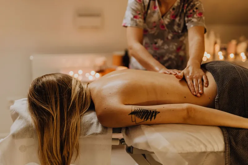 Mid-Massage Epiphanies: The Strange Science Behind Why Istanbul's Therapists Keep Notepads Near the Table